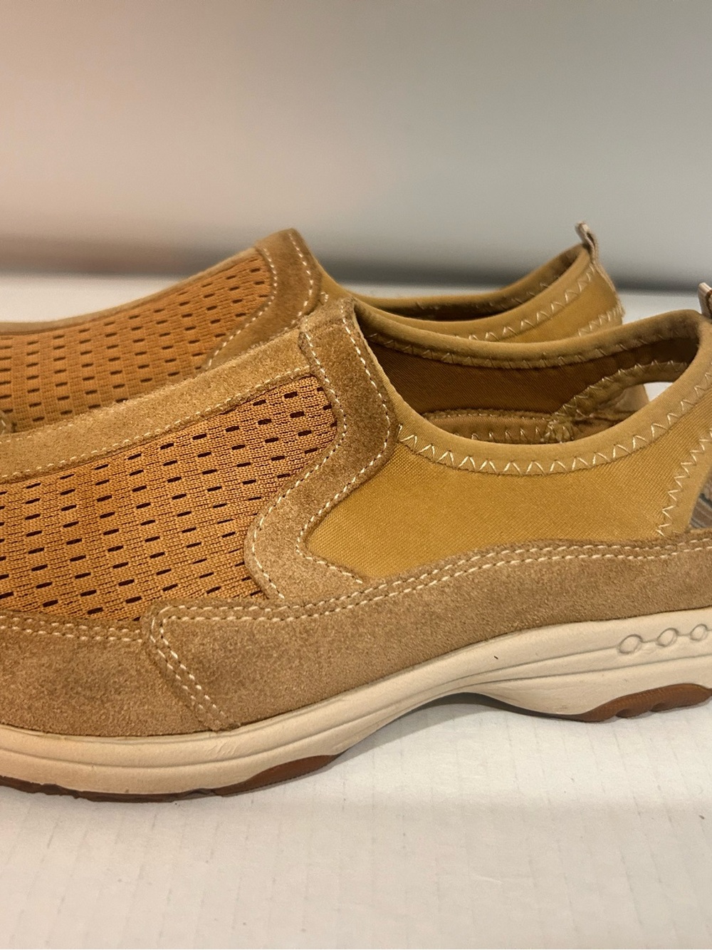 Easy Sprit Women’s Size 8 Traveltime Classic Clogs